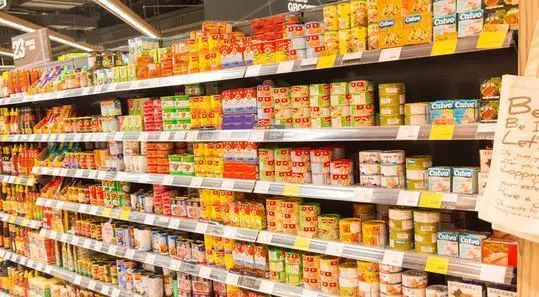 超市货架罐头.jpg